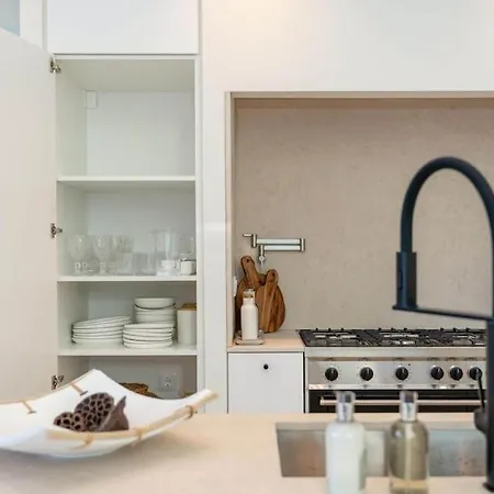 Вилла Modern Mediterranean Heated Pool Rooftop Jacuzzi Outdoor Kitchen Near Faro Arkeo Premium *
